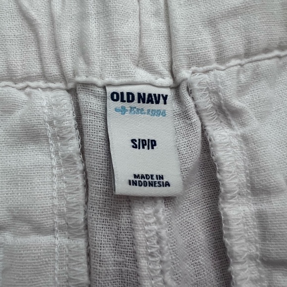 Old Navy Mid Rise Linen Blend Cropped Pants - Picture 3 of 9